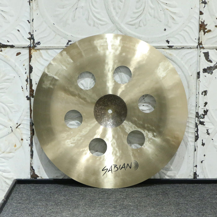 Cymbale chinoise Sabian HHX Complex O-Zone 17po (906g)