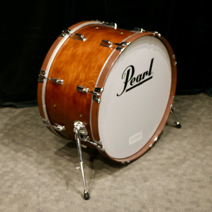 Grosse caisse usagée Pearl Marching 26X14po