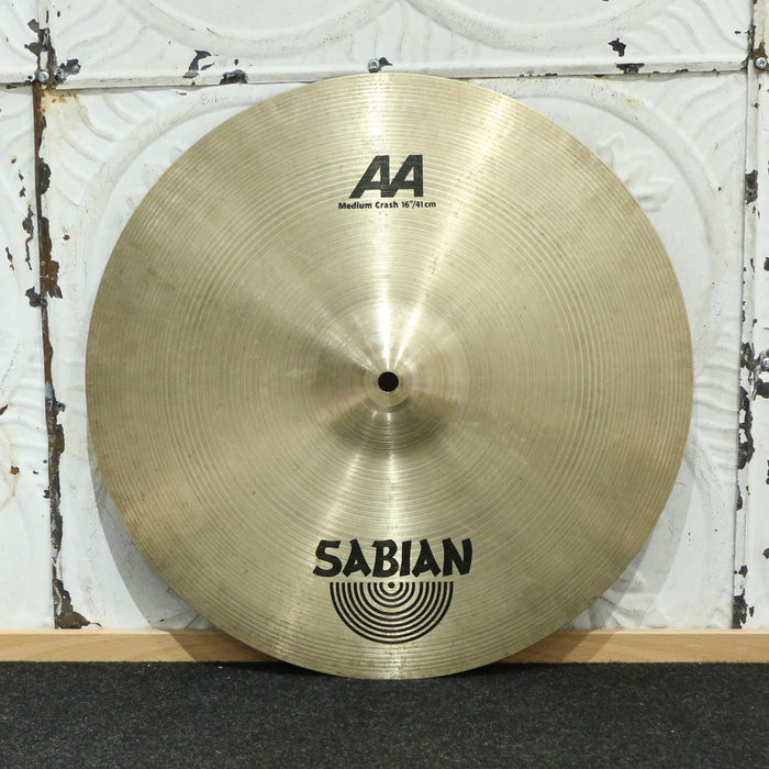 Cymbale crash usagée Sabian AA Medium 16po (1214g)