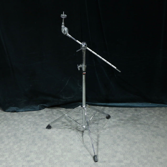 Pied de cymbale boom usagé Tama (pas de wing nut)