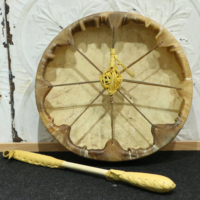 Tambour autochtone artisanal usagé - avec baguette