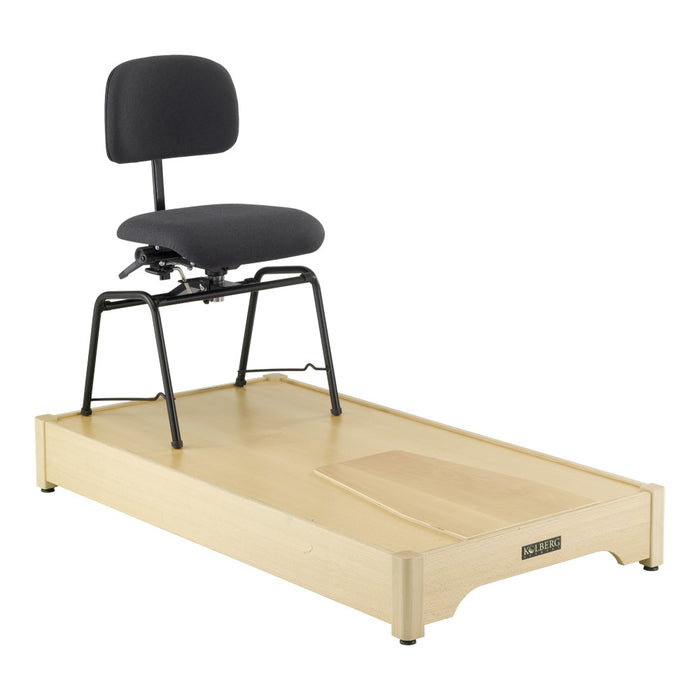 Kolberg 4453 Podium for cello soloist with spike board