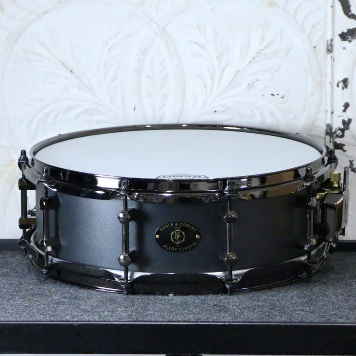 Noble & Cooley Alloy Classic Snare Drum 14X4.75po - Black