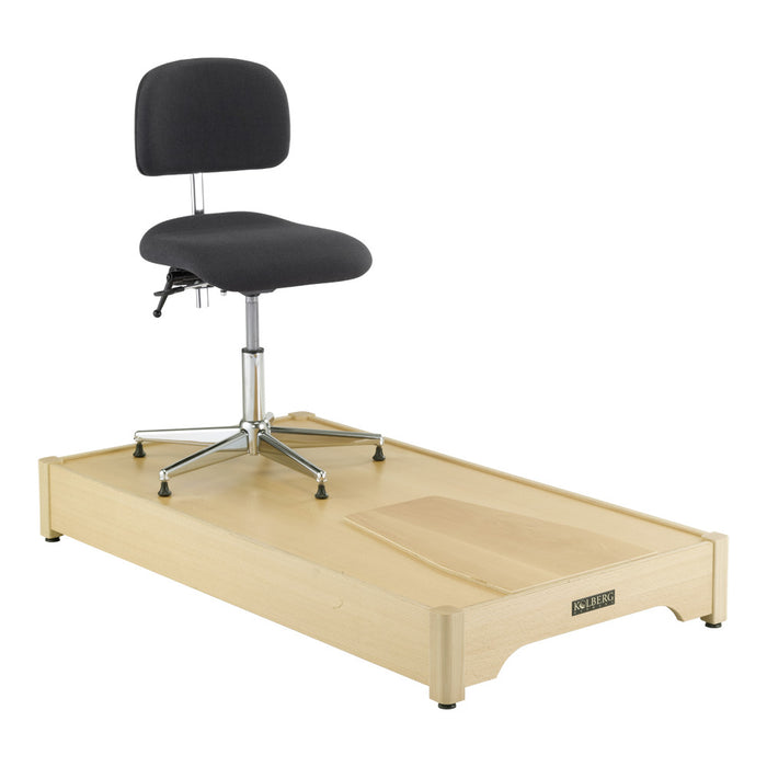 Kolberg 4453 Podium for cello soloist with spike board